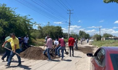 Faena comunitaria para arreglar el camino El Ahorcado – San Ildefonso Colón