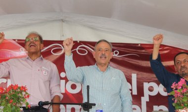 Queretanos celebran inauguración de la red de agua potable y luz eléctrica en la Manuel Serrano Vallejo