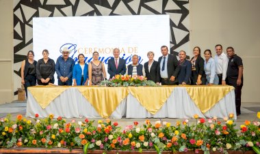 Egresa 1a generación de Ciencias de la Educación en IESIZ Coahuila