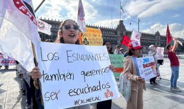 Estudiantes pobres de Oaxaca, atrapados entre represión y abandono