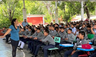 Si el Gobierno estatal no encuentra los aires acondicionados robados a la Técnica No. 16 nos movilizaremos: estudiantes de Tecomatlán
