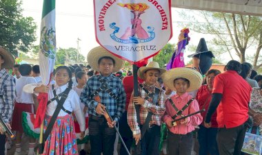 6 mil estudiantes antorchistas conmemoran Revolución mexicana
