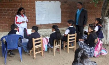 La 4T subsidia votos con becas pero abandona la educación