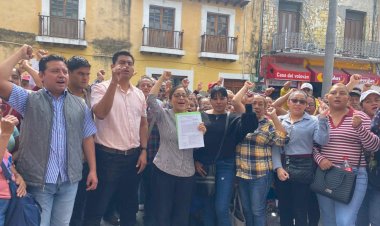 Antorchistas entregan al ayuntamiento de Veracruz peticiones de obras urgentes