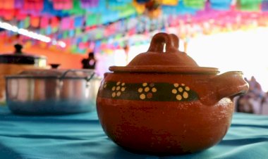 La gastronomía mixteca fortalece la unidad social en la Feria de Tecomatlán